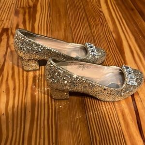 Beautiful girl’s shoes. Size 2. New